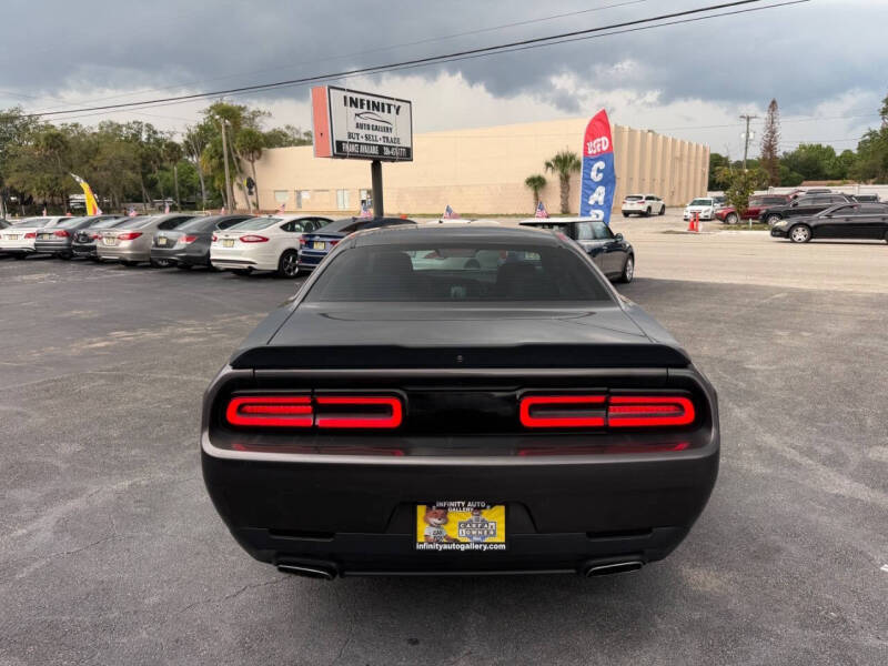2017 Dodge Challenger SXT