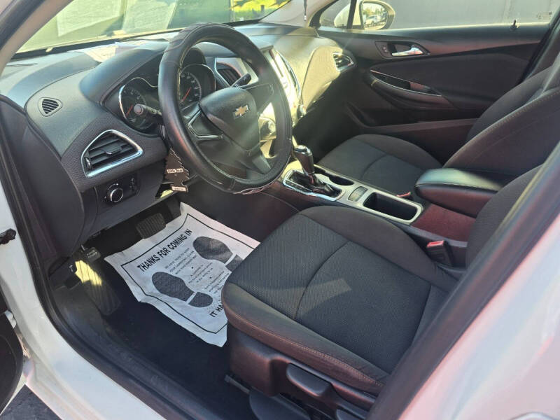 2017 Chevrolet Cruze LS Auto