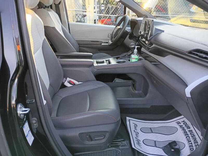 2022 Toyota Sienna XSE 7-Passenger