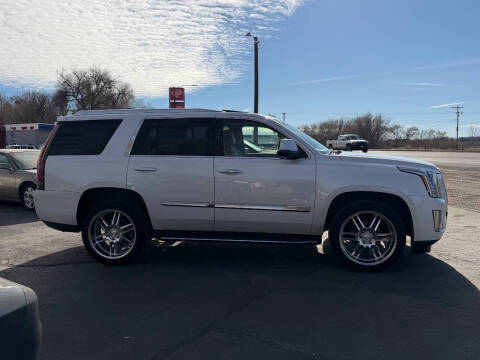 2016 Cadillac Escalade Luxury Collection