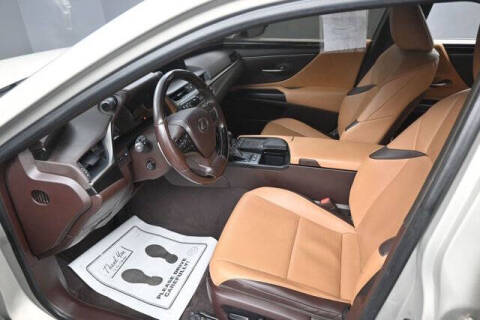 2019 Lexus ES 300h