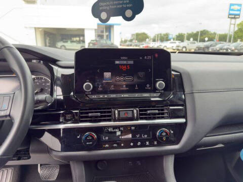 2025 Nissan Pathfinder SV