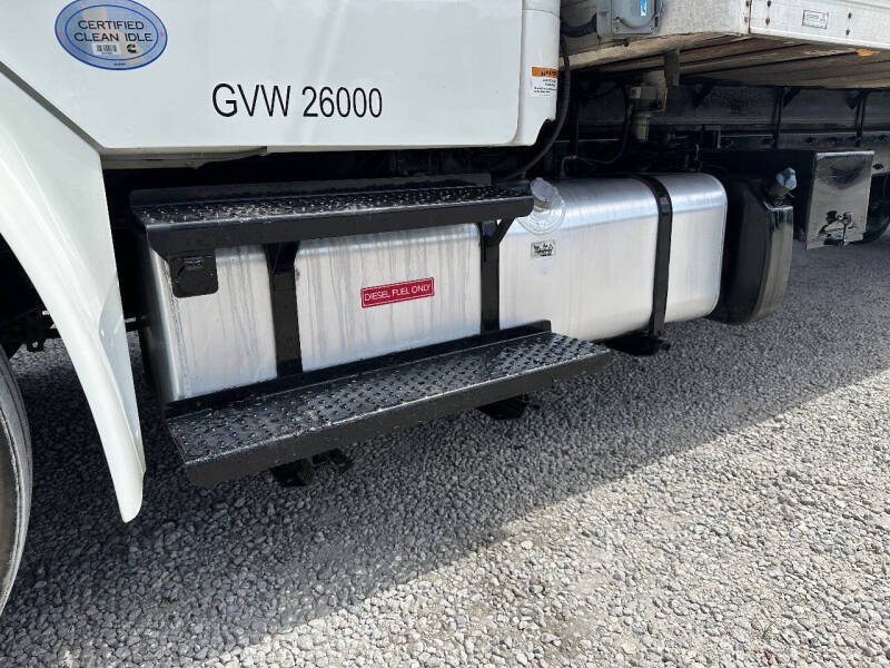 2018 Freightliner M2 106