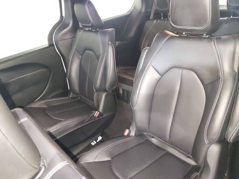 2024 Chrysler Pacifica Plug-In Hybrid Select