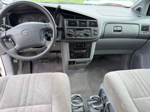 2000 Toyota Sienna LE
