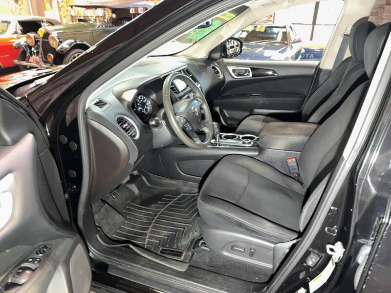 2016 Nissan Pathfinder SV