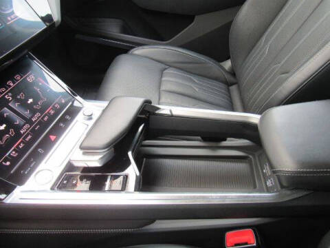 2019 Audi e-tron quattro Prestige