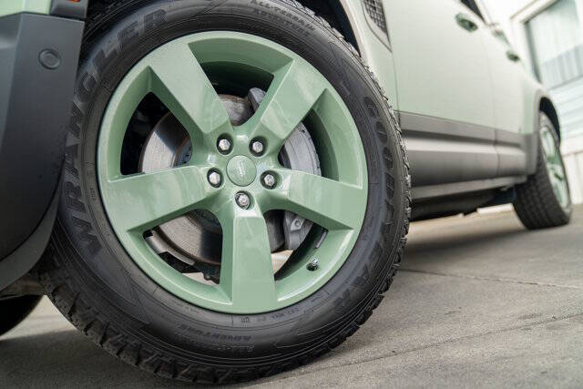 2023 Land Rover Defender 6