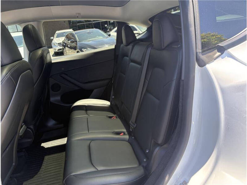 2025 Tesla Model Y Long Range