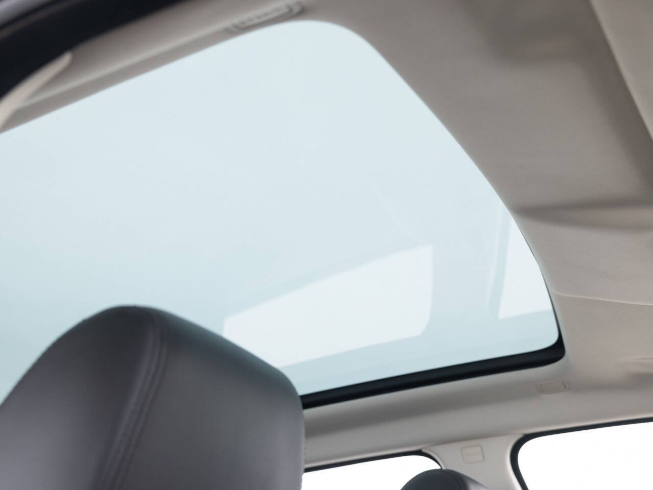 Used Car 2015 Land Rover Range Rover Evoque  Pure Plus Awd 4dr Suv For Sale Under $12,000 In Coal City, Illinois