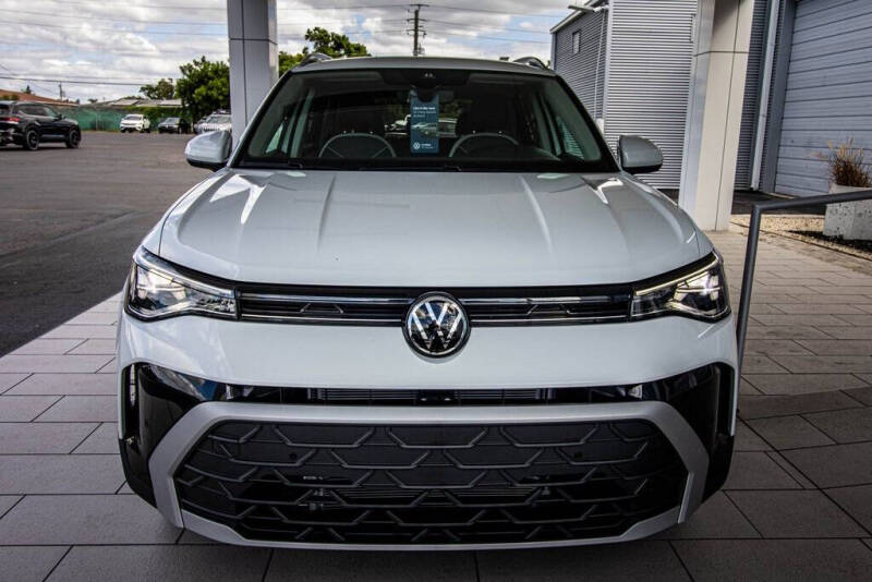 2025 Volkswagen Taos SE