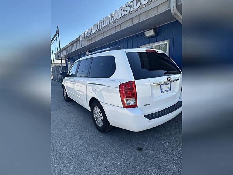 2012 Kia Sedona LX
