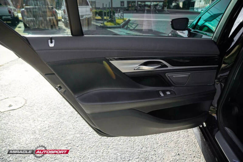 2018 BMW 7 Series 740i