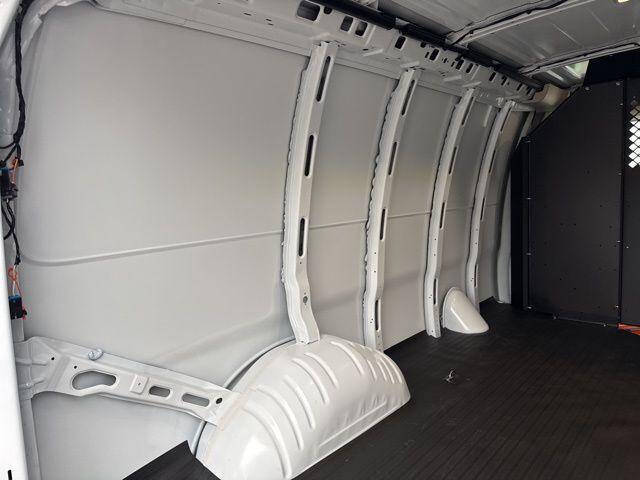 2025 GMC Savana 2500