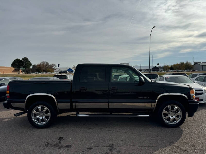 GMC Sierra 1500 Denali's photo