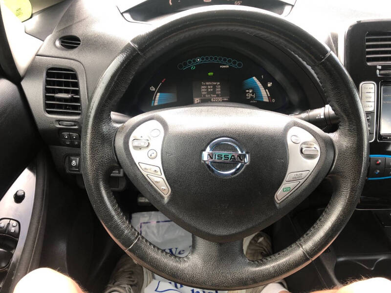 2016 Nissan LEAF SV