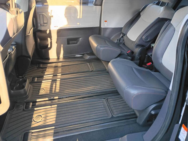 2022 Toyota Sienna XSE 7-Passenger
