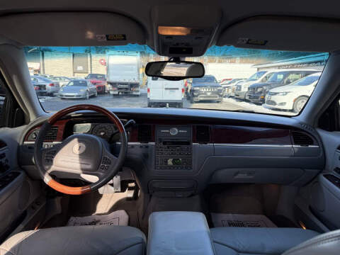 2004 Lincoln Town Car Ultimate