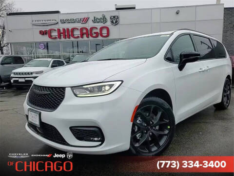 2024 Chrysler Pacifica for sale at Chrysler Dodge Jeep RAM of Chicago in Chicago IL