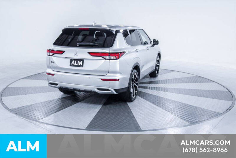 2024 Mitsubishi Outlander SE