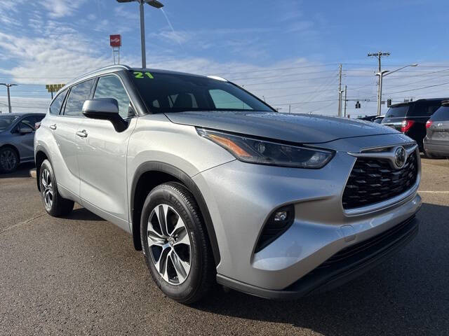 2021 Toyota Highlander for sale at Tom Wood Honda in Anderson IN