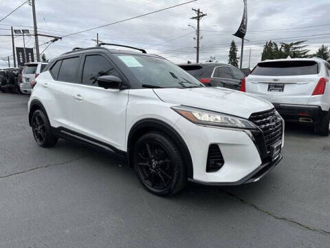 2023 Nissan Kicks SR