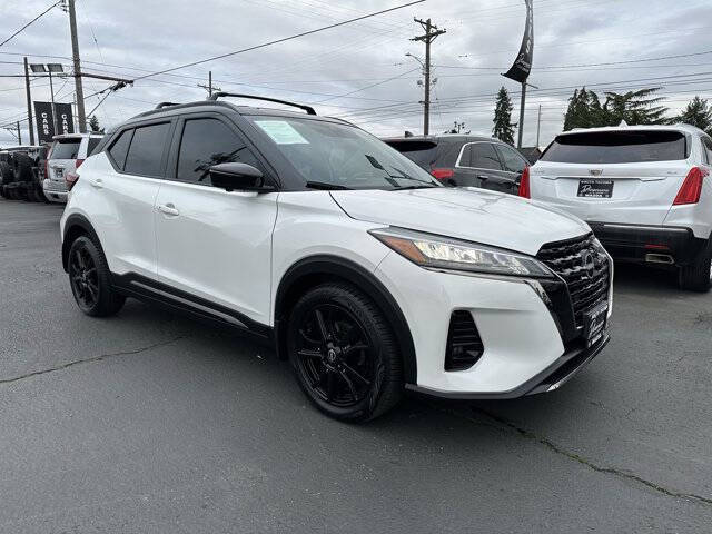 2023 Nissan Kicks SR