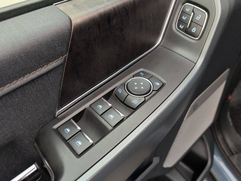 2023 Ford F-150 Lightning Lariat