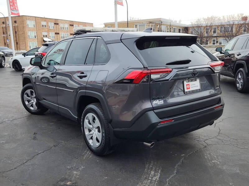 2022 Toyota RAV4 LE