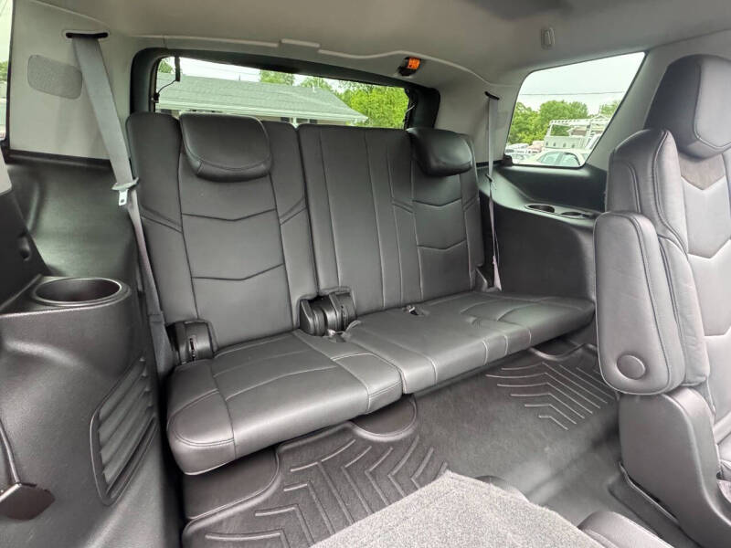 2017 Cadillac Escalade Luxury