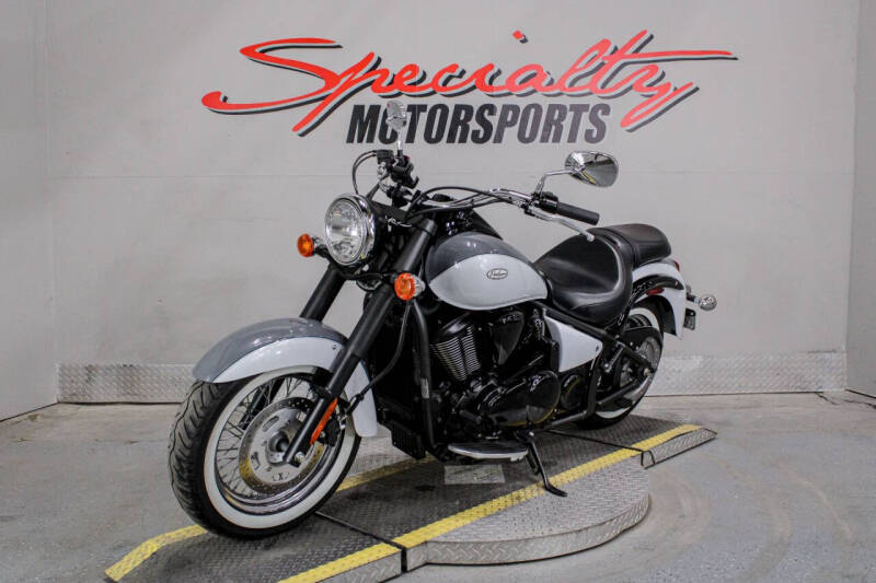2021 Kawasaki Vulcan 900 Classic