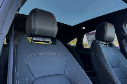 2024 Jaguar E-PACE P250 R-Dynamic SE