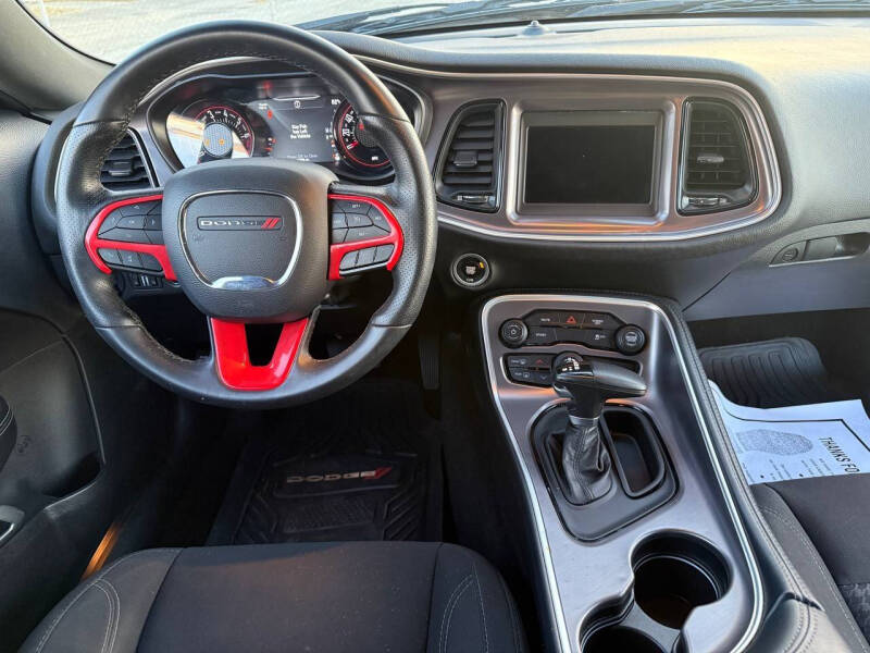 2021 Dodge Challenger SXT