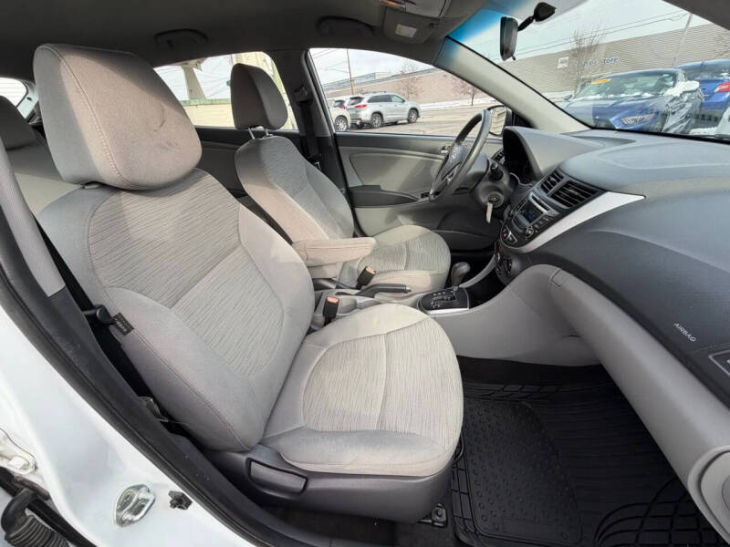 2016 Hyundai Accent SE