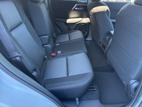 2025 Mitsubishi Outlander ES