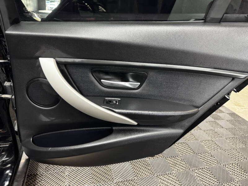 2018 BMW 3 Series 320i