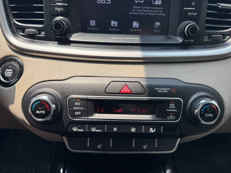 2019 Kia Sorento EX V6