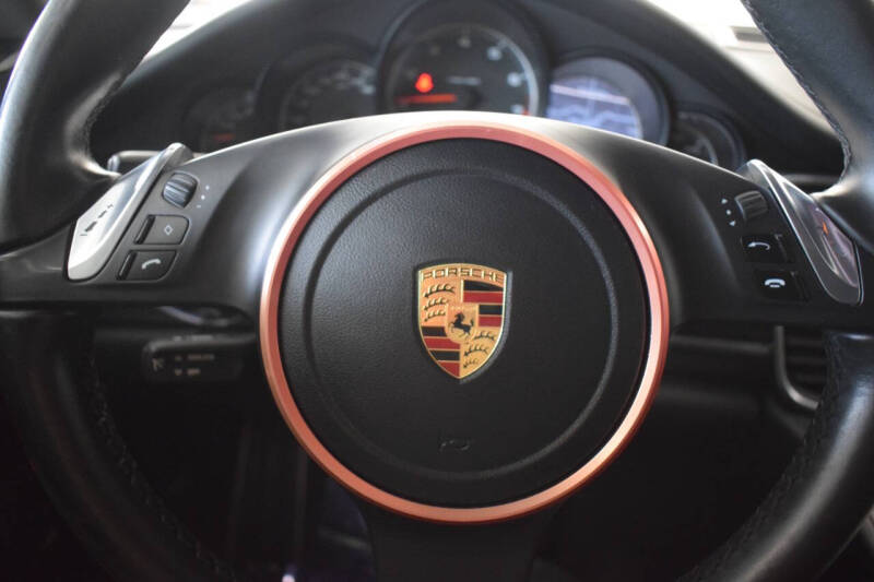 2016 Porsche Panamera Edition