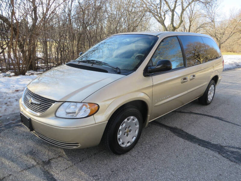 2001 Chrysler Town & Country LX AWD's photo