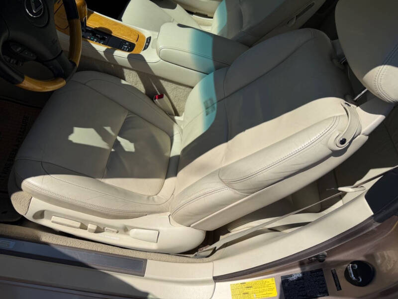 2004 Lexus SC 430