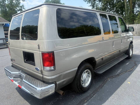 2001 Ford E-Series E-150 XLT