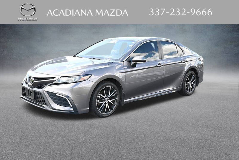 2024 Toyota Camry SE's photo