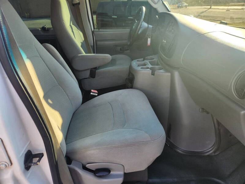 2007 Ford E-Series E-350 SD XLT