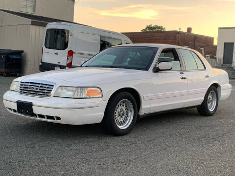 2001 Ford Crown Victoria for sale at KG MOTORS in West Newton MA
