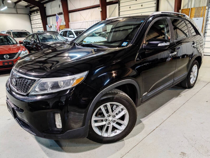 2014 Kia Sorento for sale at Nice Ride Auto Wholesale in Eastlake OH