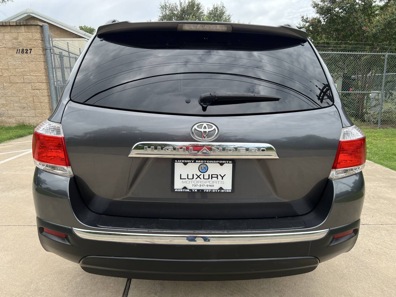 Used Car 2013 Toyota Highlander  Plus 4dr Suv (2.7l L4) For Sale Under $12,000 In Austin, Texas