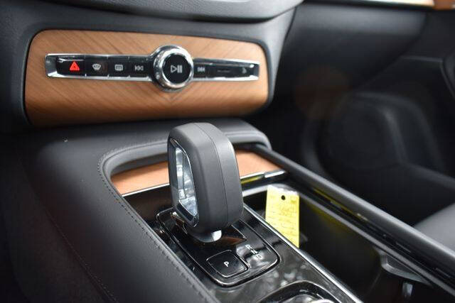 2024 Volvo XC90 Recharge T8 Plus Bright Theme 7P