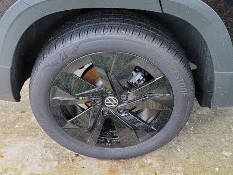 2025 Volkswagen Taos SE