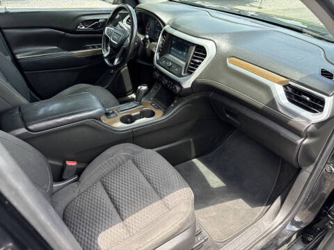 2017 GMC Acadia SLE-2