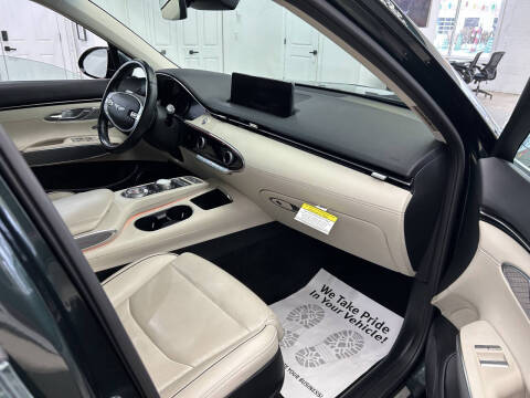 2023 Genesis GV70 2.5T Standard